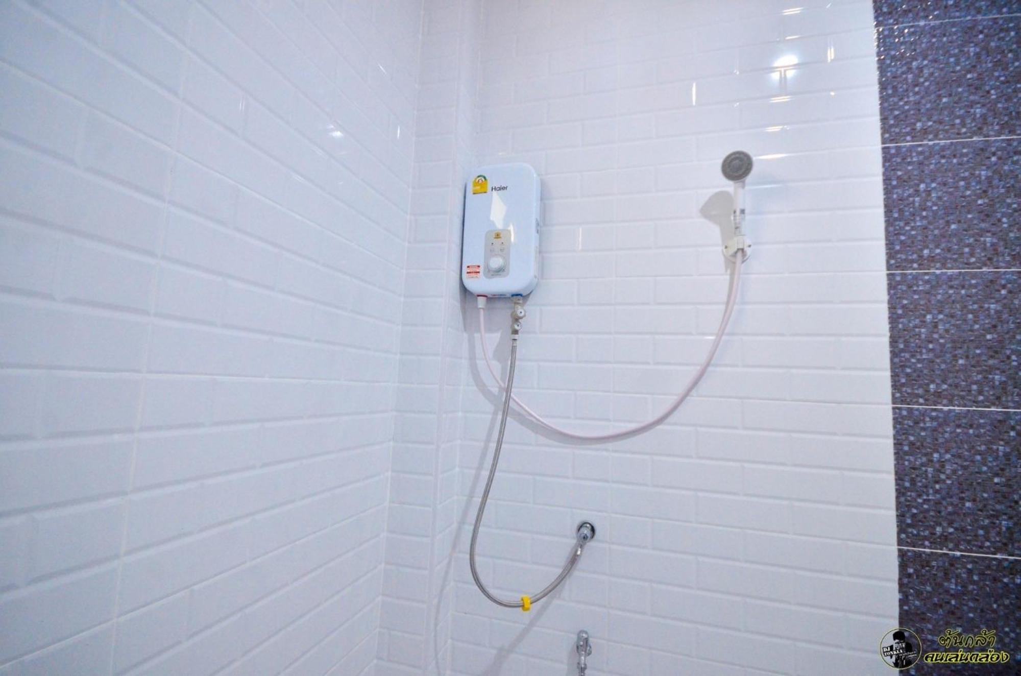 Ngao แอ่ว-ดีld Hotel&Residences מראה חיצוני תמונה