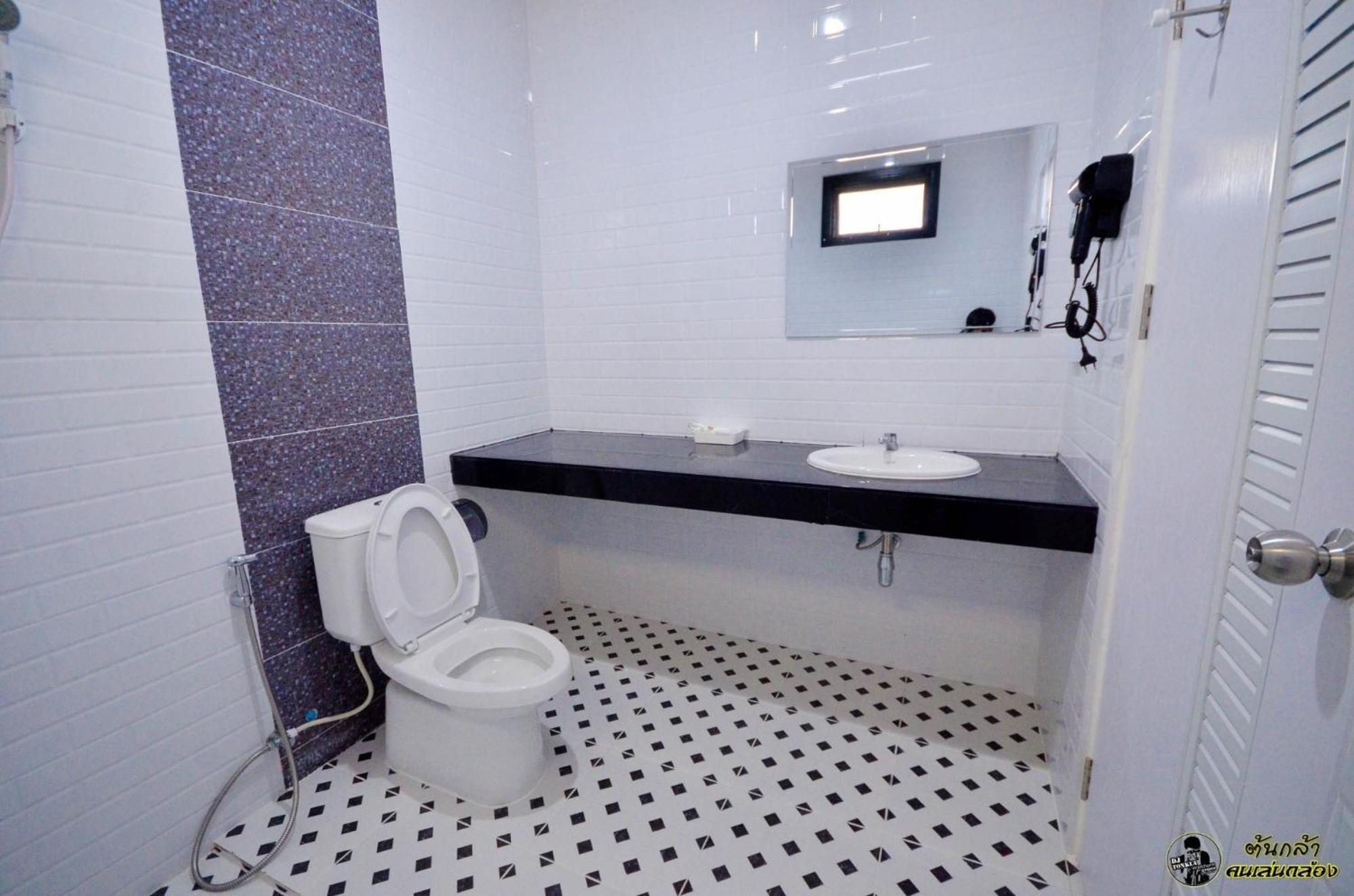 Ngao แอ่ว-ดีld Hotel&Residences מראה חיצוני תמונה